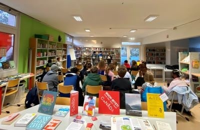 Balladenvorträge der 7e in der Bibliothek 