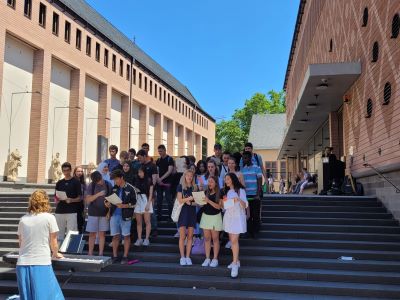 Ausflug in das Historische Museum und anschließend gemeinsames Singen auf dem Römer